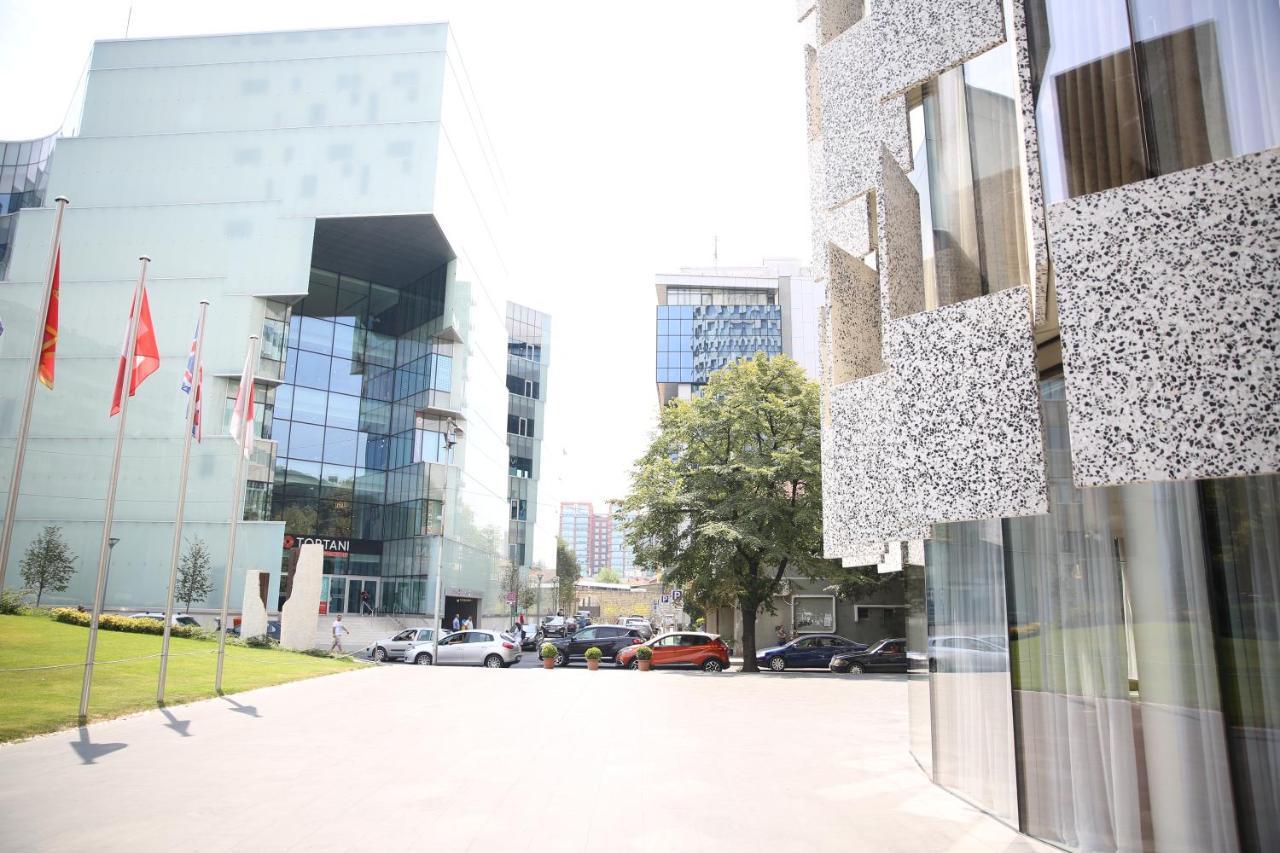 Maritim Hotel Plaza Tiranë Luaran gambar The campus of the University of Novi Sad