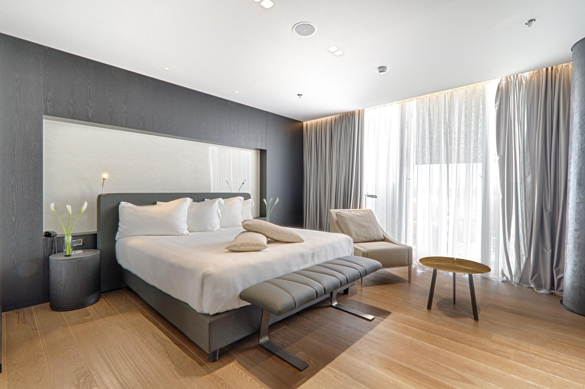 Maritim Hotel Plaza Tiranë Luaran gambar Deluxe room