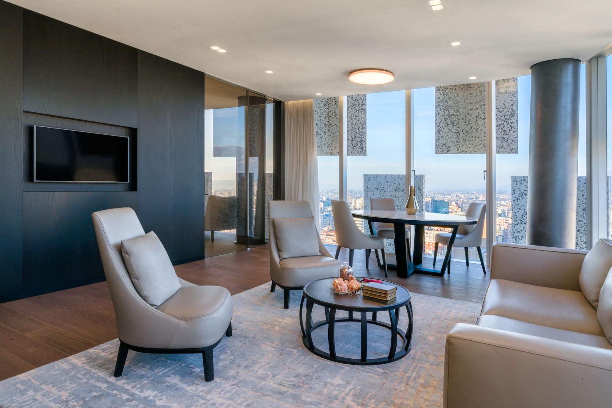 Maritim Hotel Plaza Tiranë Luaran gambar The living room of a Sky Villa