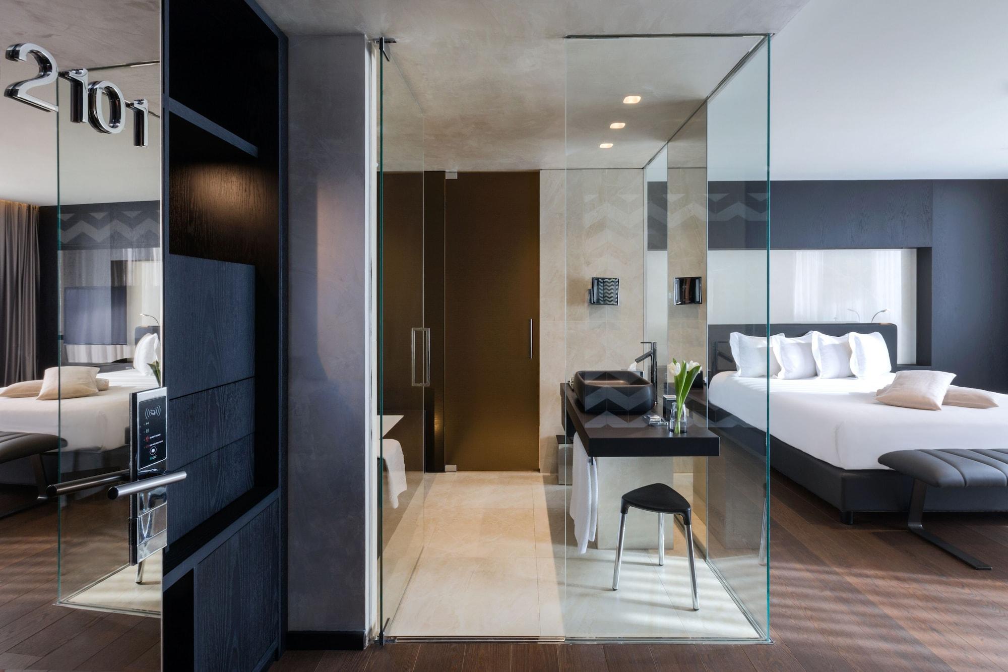 Maritim Hotel Plaza Tiranë Luaran gambar Deluxe Room